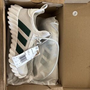 adidas Kids Sneakers in White and Dark Green BRAND NEW W TAGS